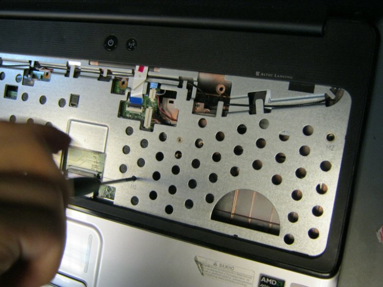 крепление задней крышки ноутбука HP Compaq CQ60