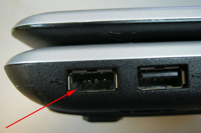 поврежденный USB разъем ноутбука Toshiba Satellite L455