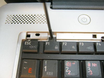 винты удерживающие клавиатуру