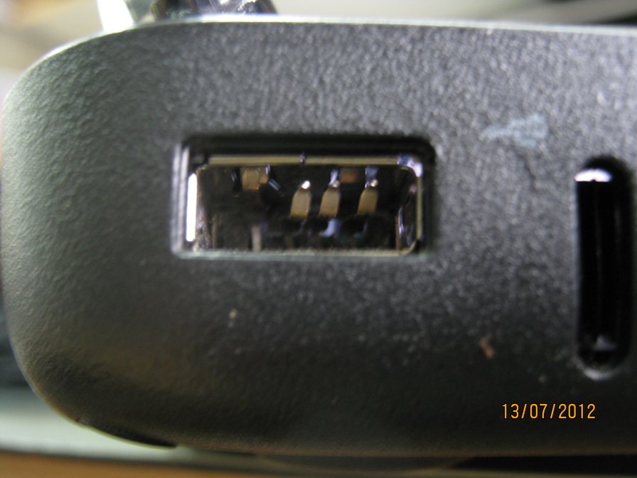 Сломанный USB разъем ноутбука