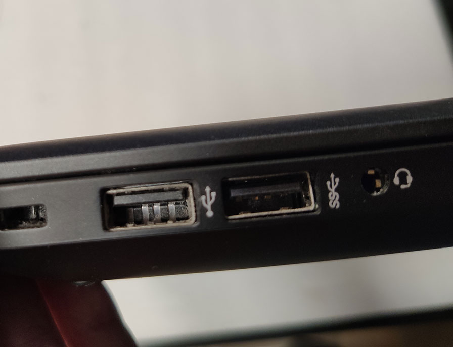 Сломанный USB разъем ноутбука